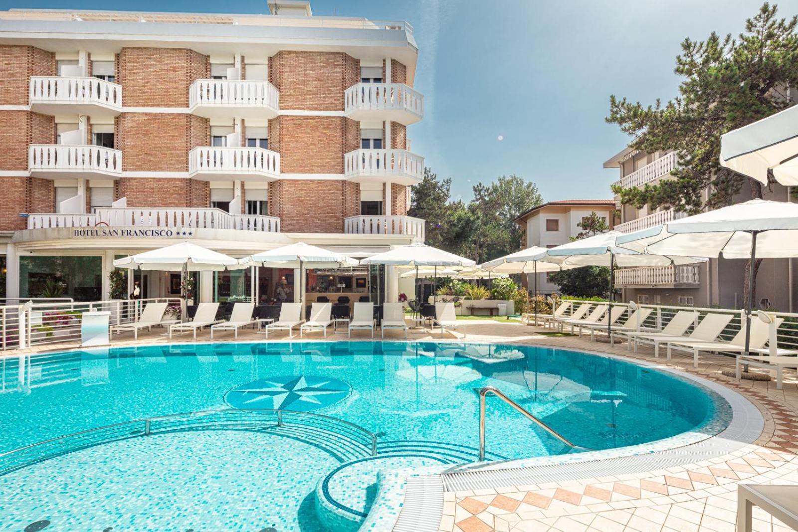 Hotel San Francisco Ліньяно-Сабб'ядоро Екстер'єр фото